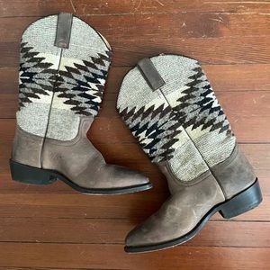 RARE Frye Billy Navajo Blanket Boots